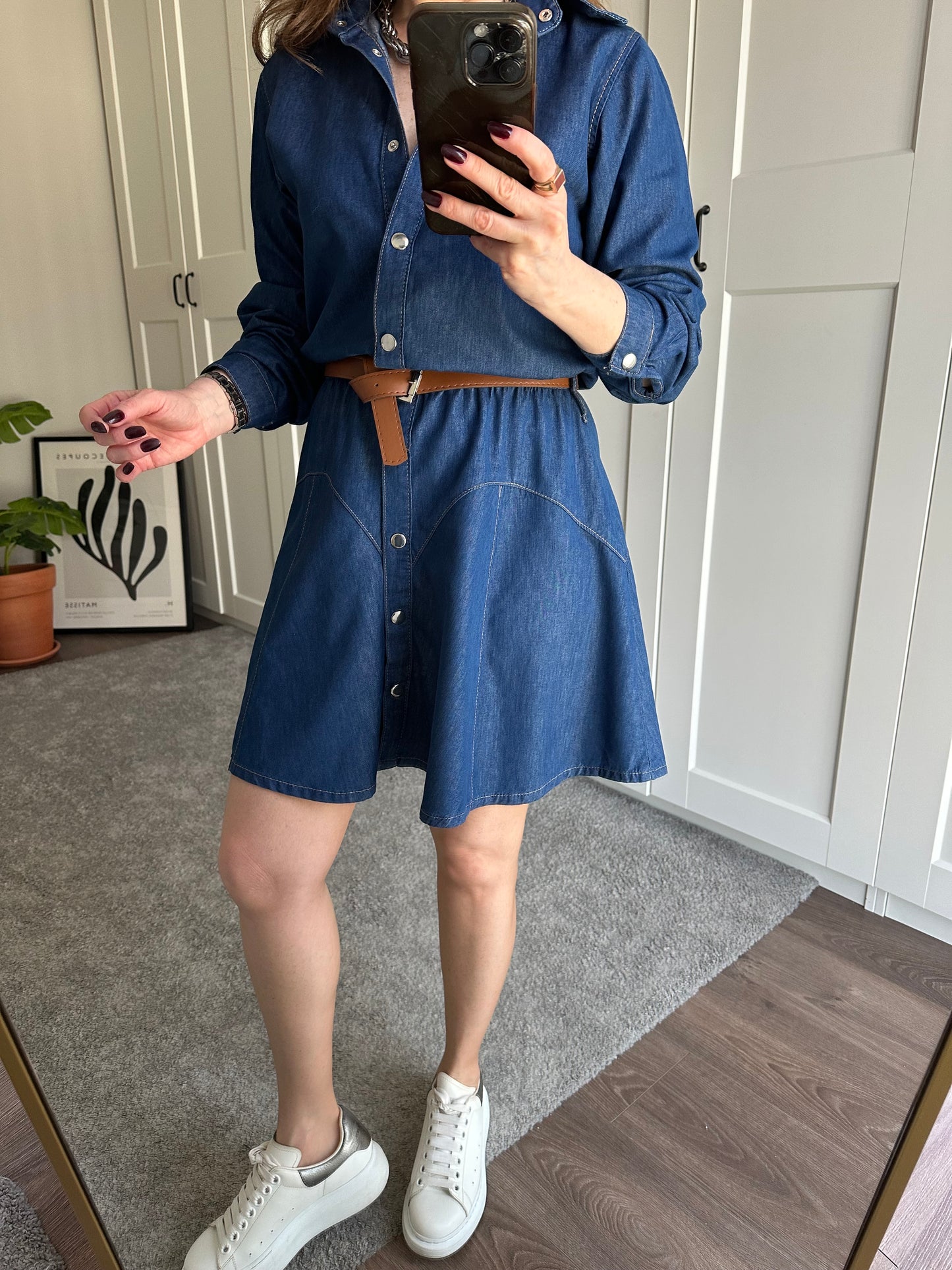 Kemerli volanlı denim elbise