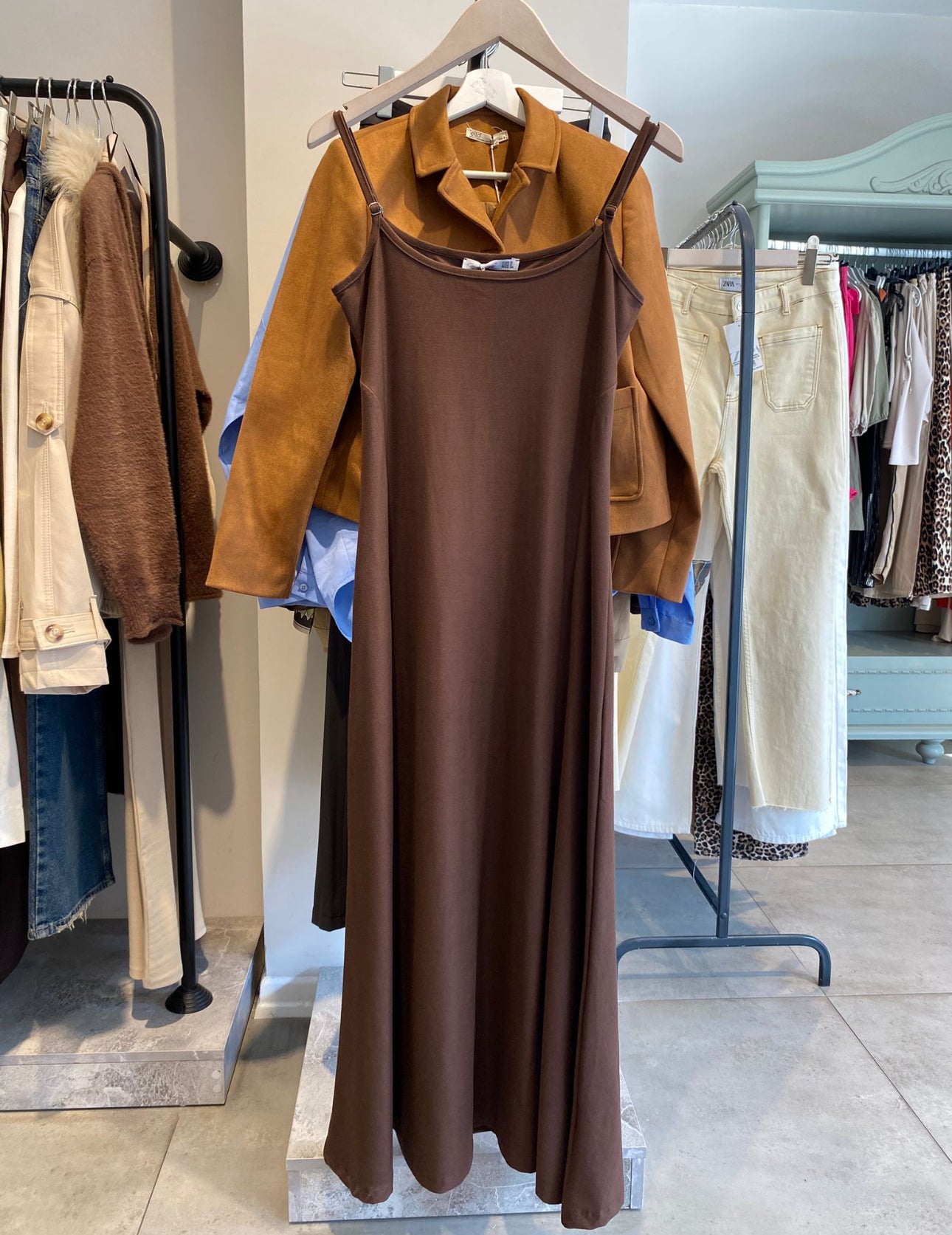 İnce askılı güderi elbise