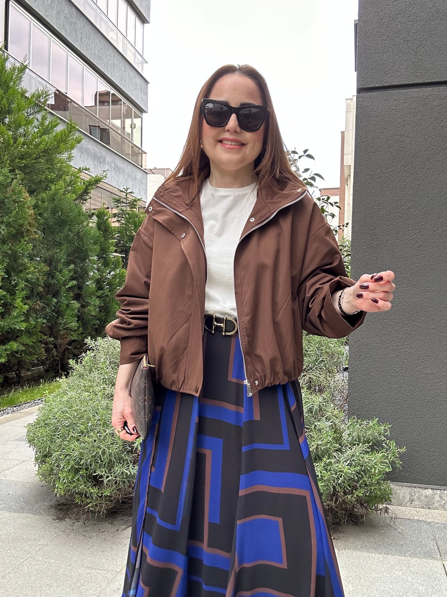 Marka muadil desenli asimetrik etek