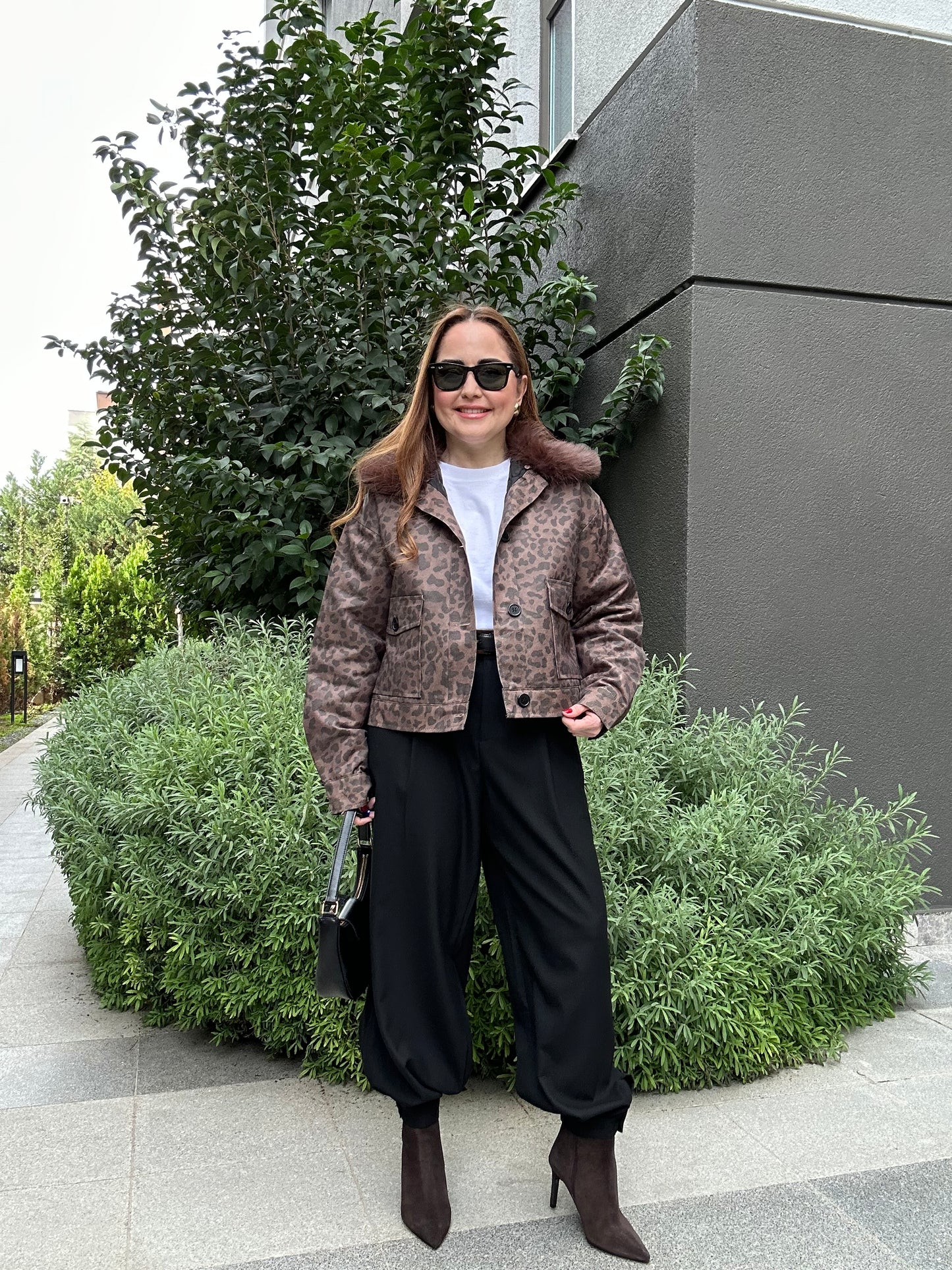 Bilekten düğmeli pantolon