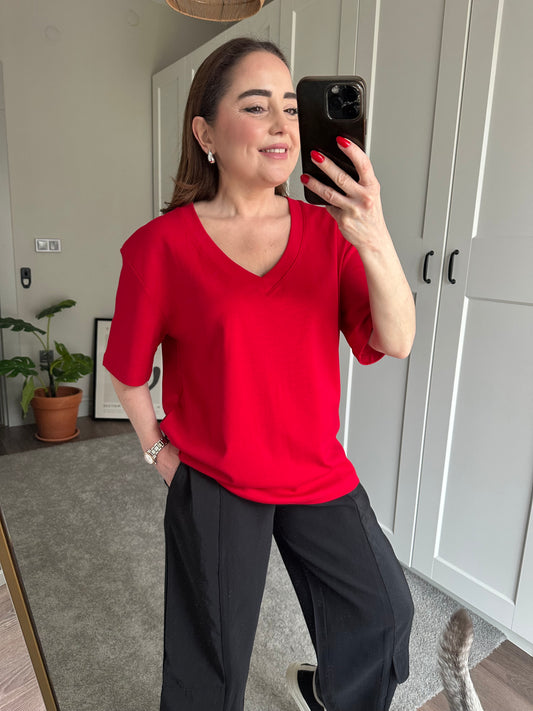 Oversize pamuklu v yaka tişört