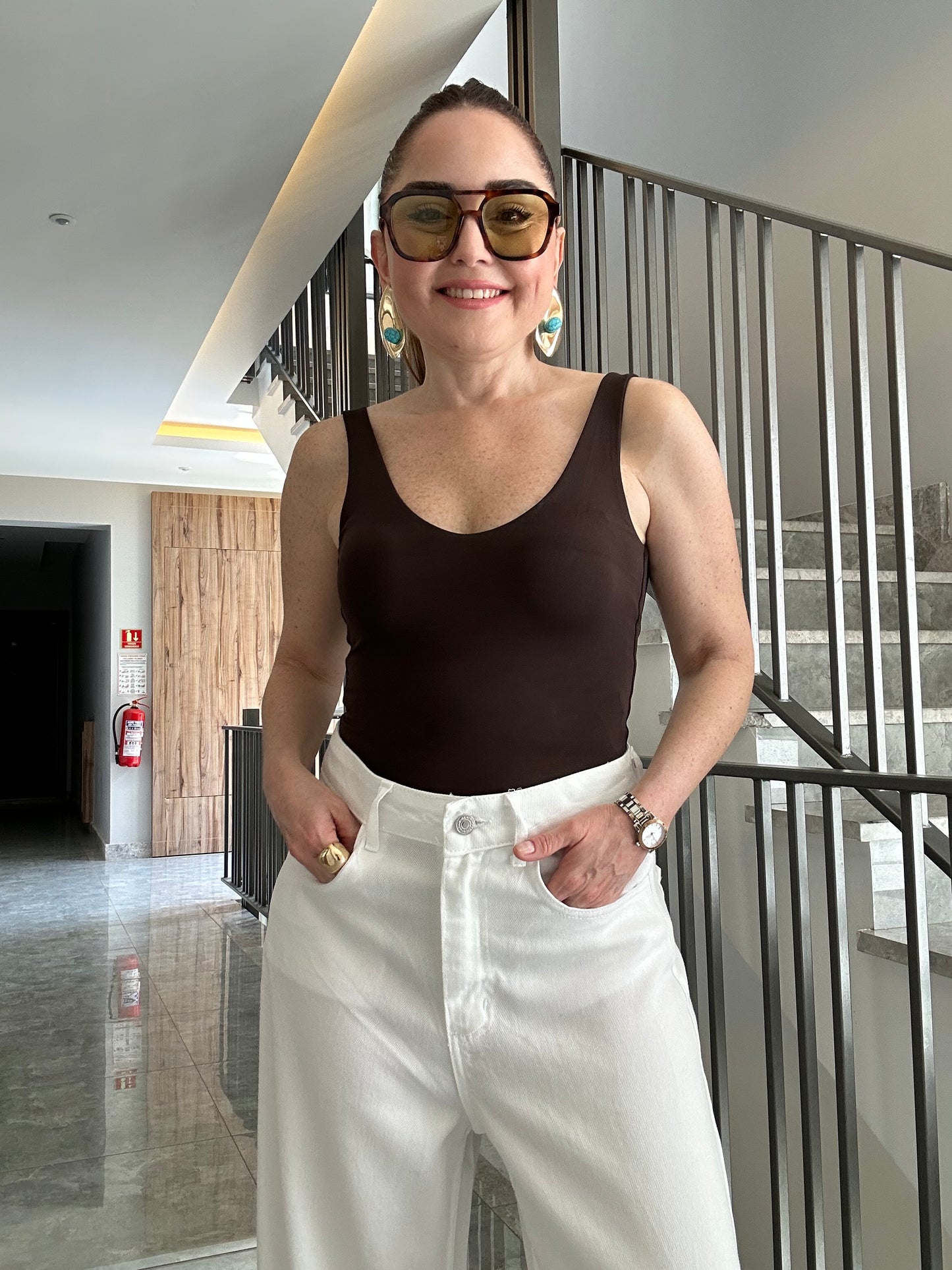 Dekolteli likralı bodysuit