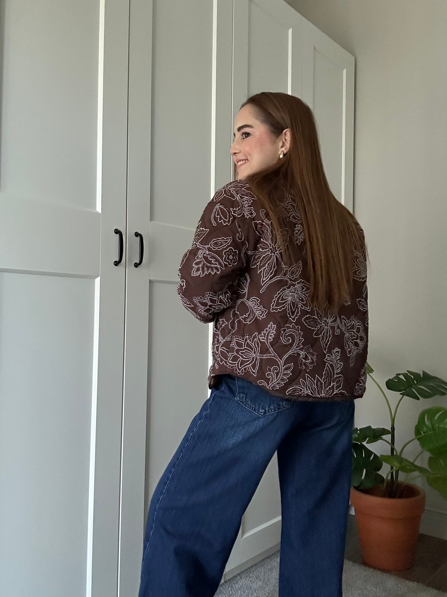 Nakışlı kapitone mont