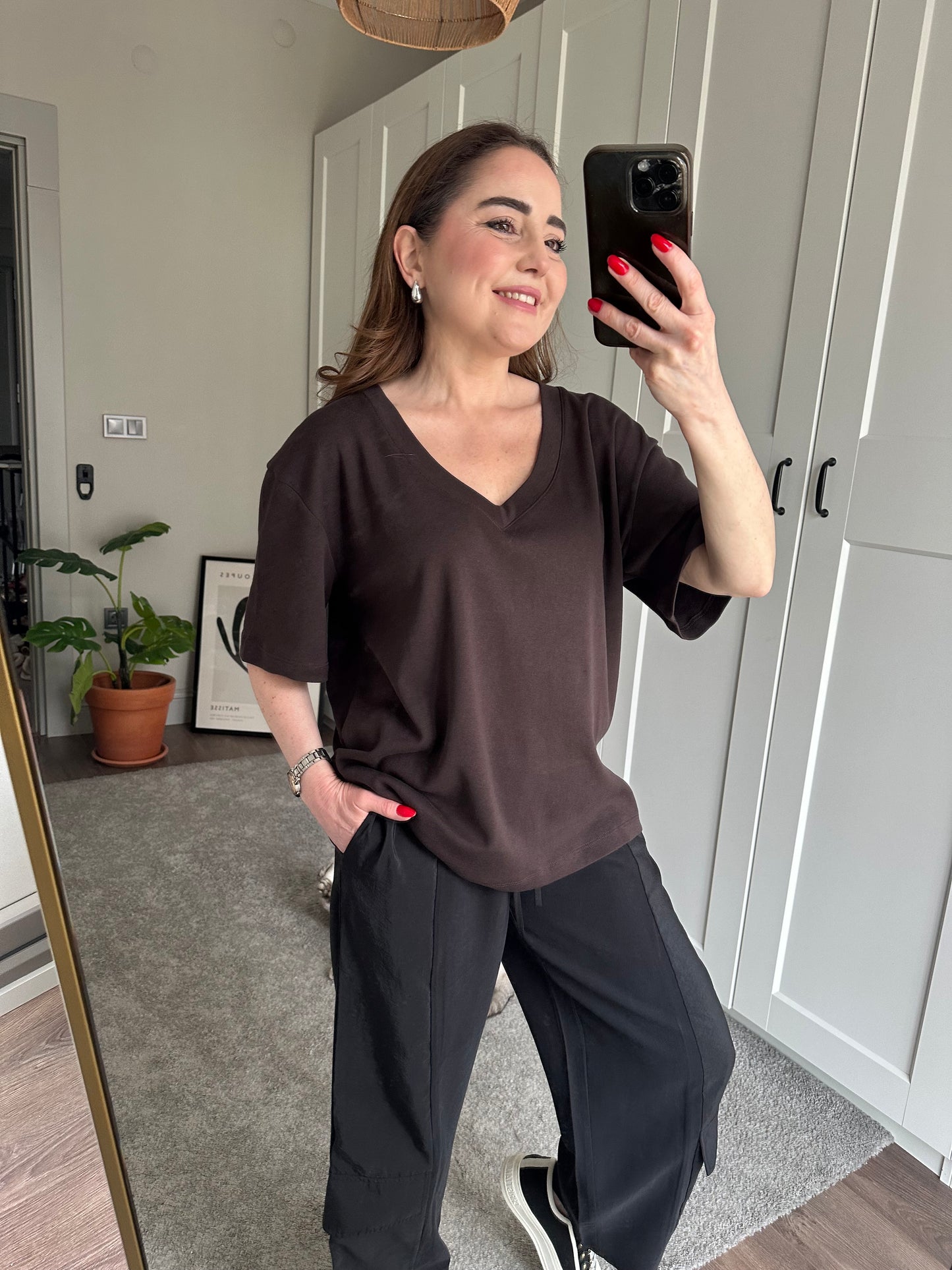 Oversize pamuklu v yaka tişört