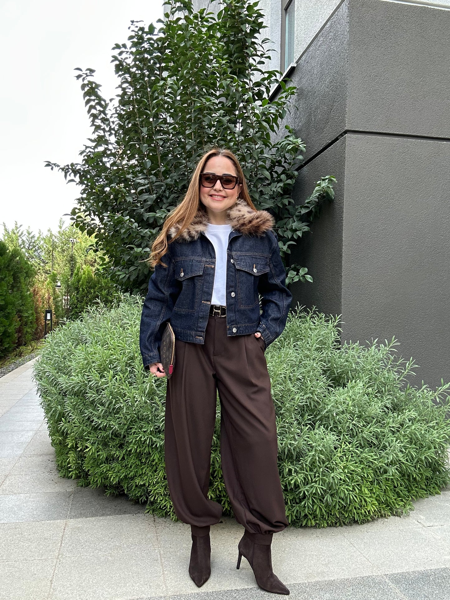 Bilekten düğmeli pantolon