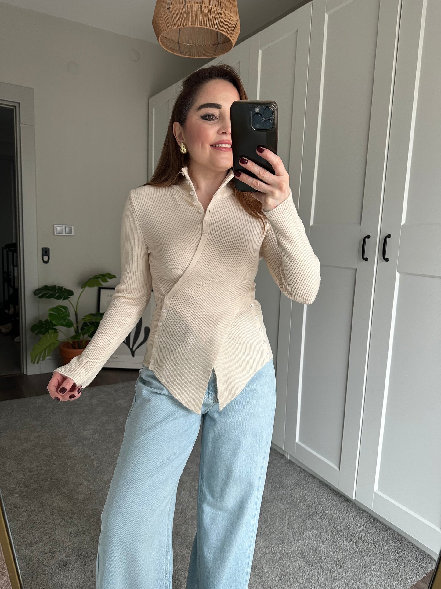 Düğmeli verev triko