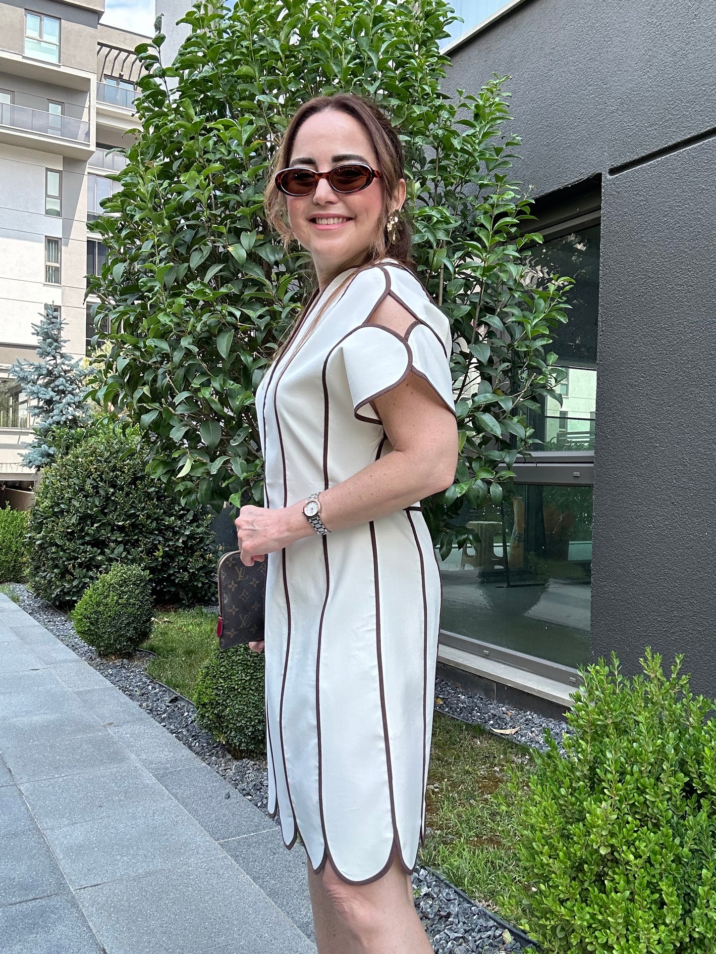 Tasarım biyeli elbise