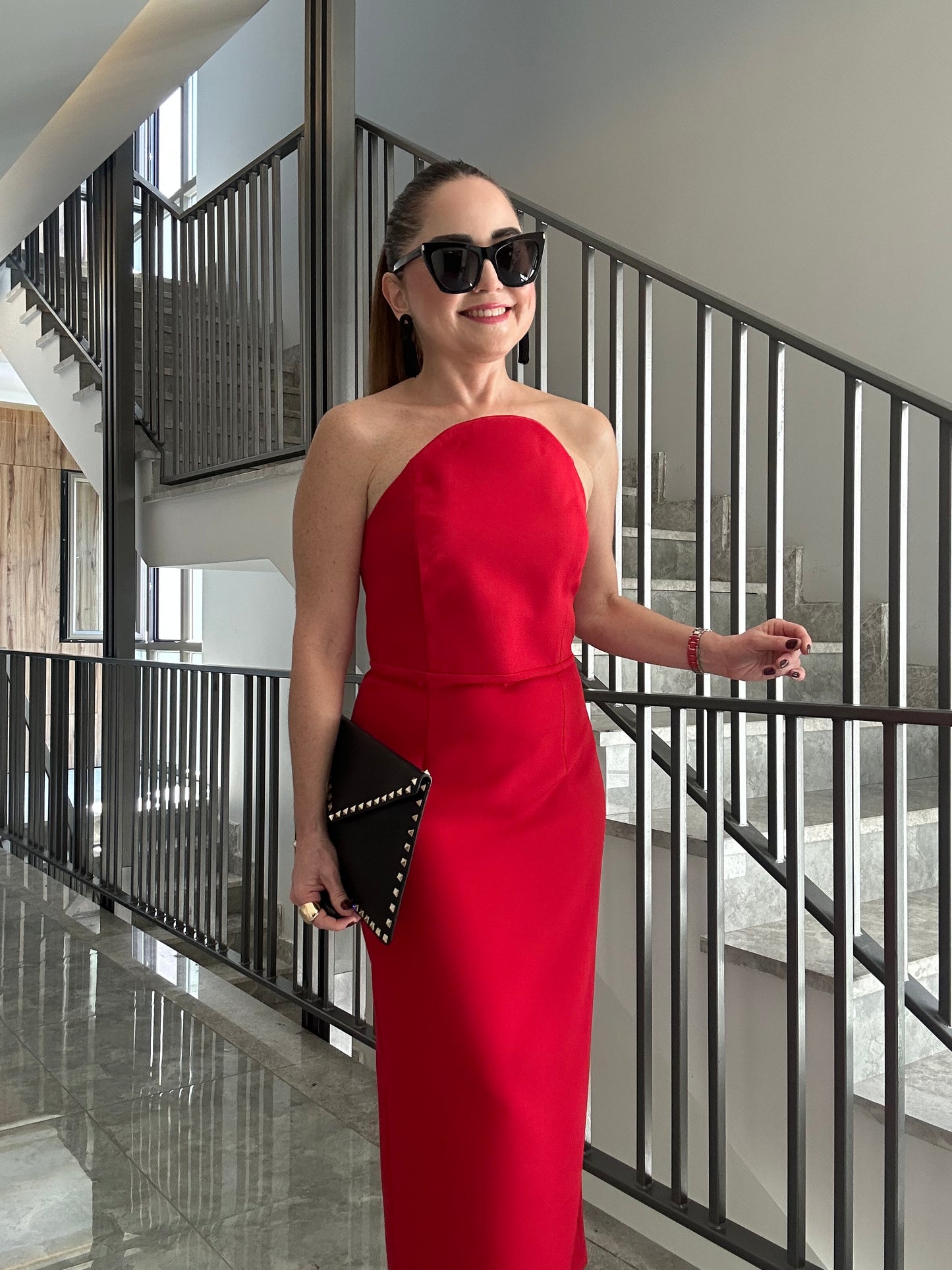 Scarlet davet elbisesi