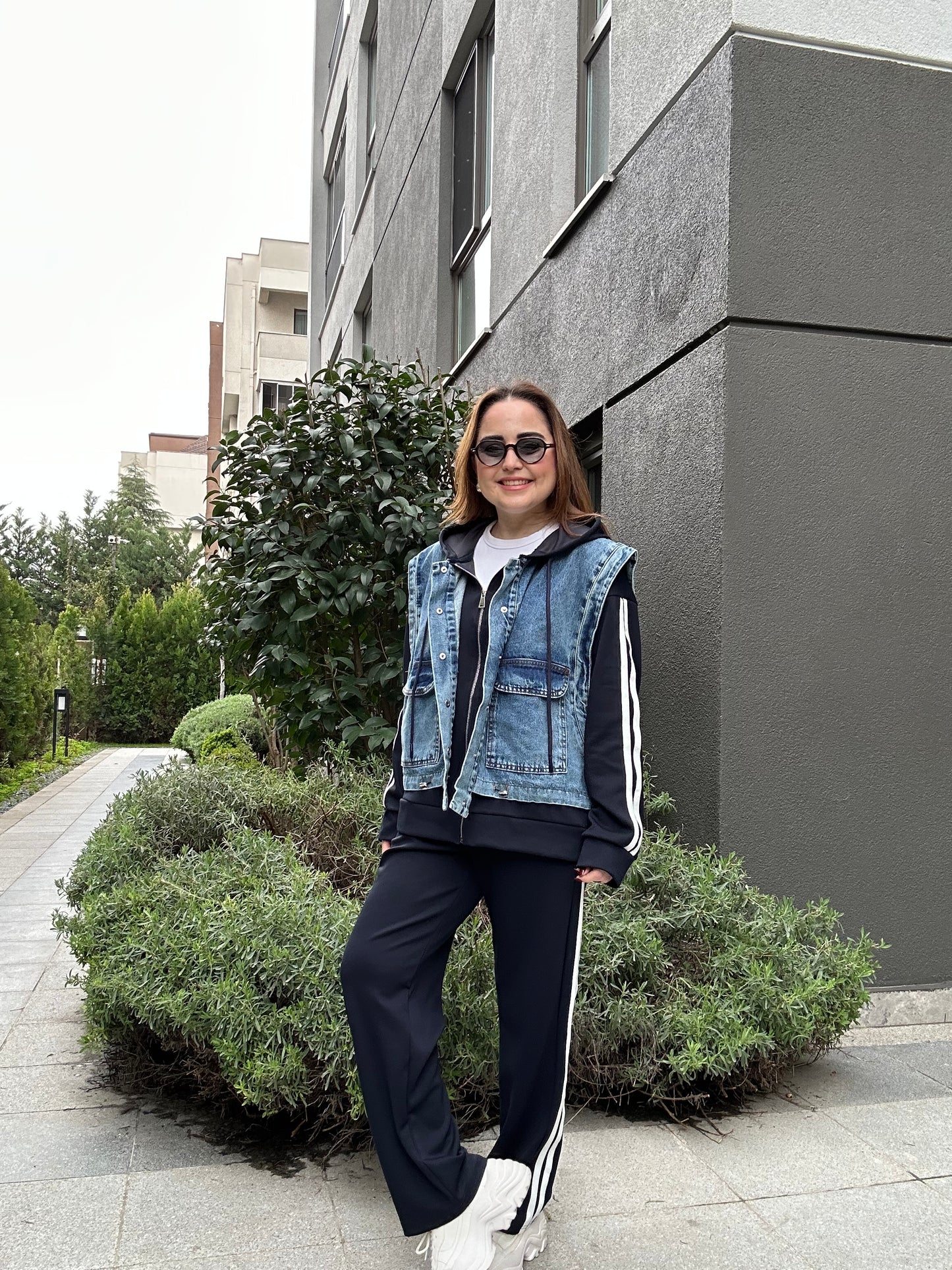 Denim yelekli takım