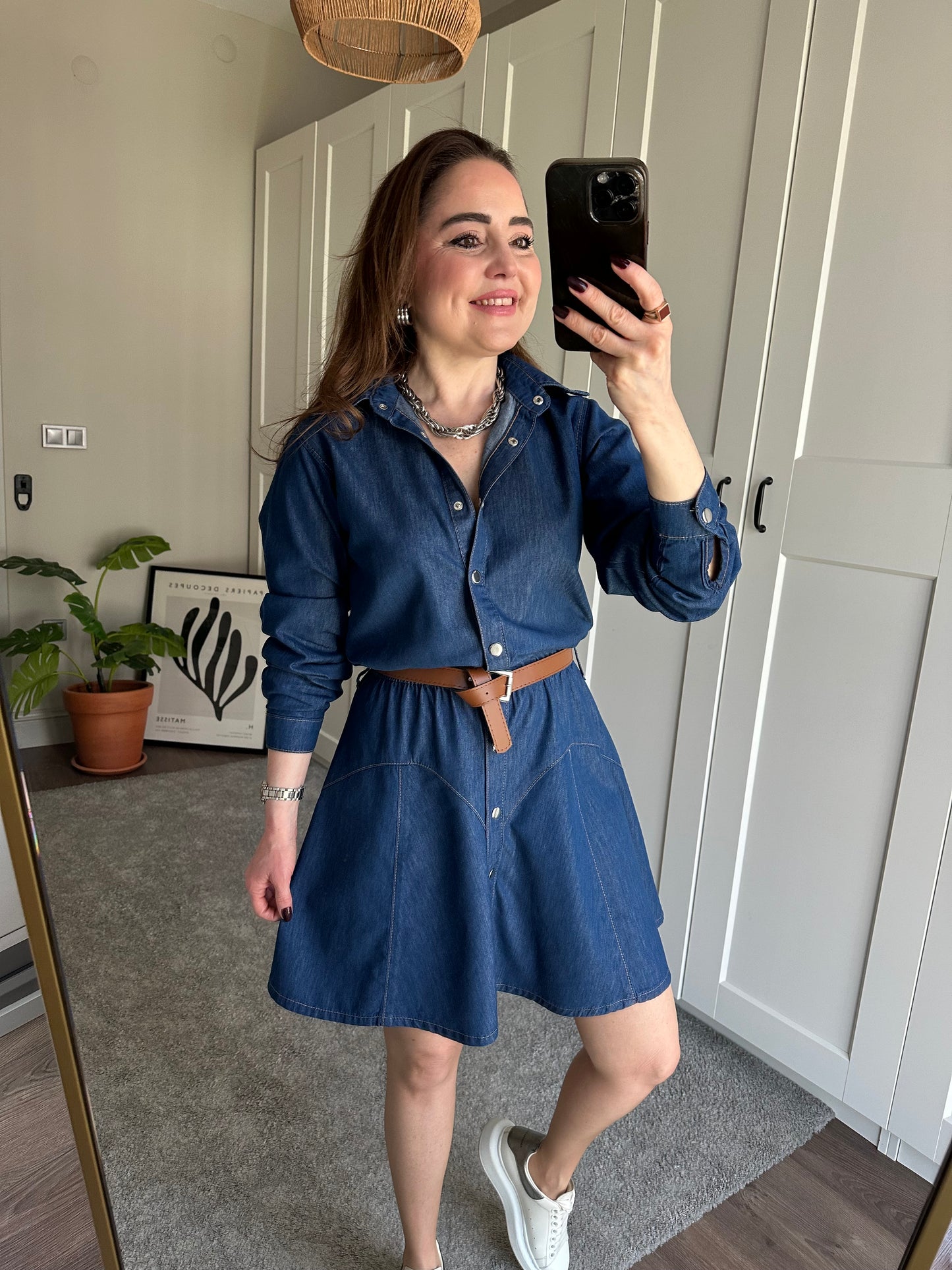 Kemerli volanlı denim elbise