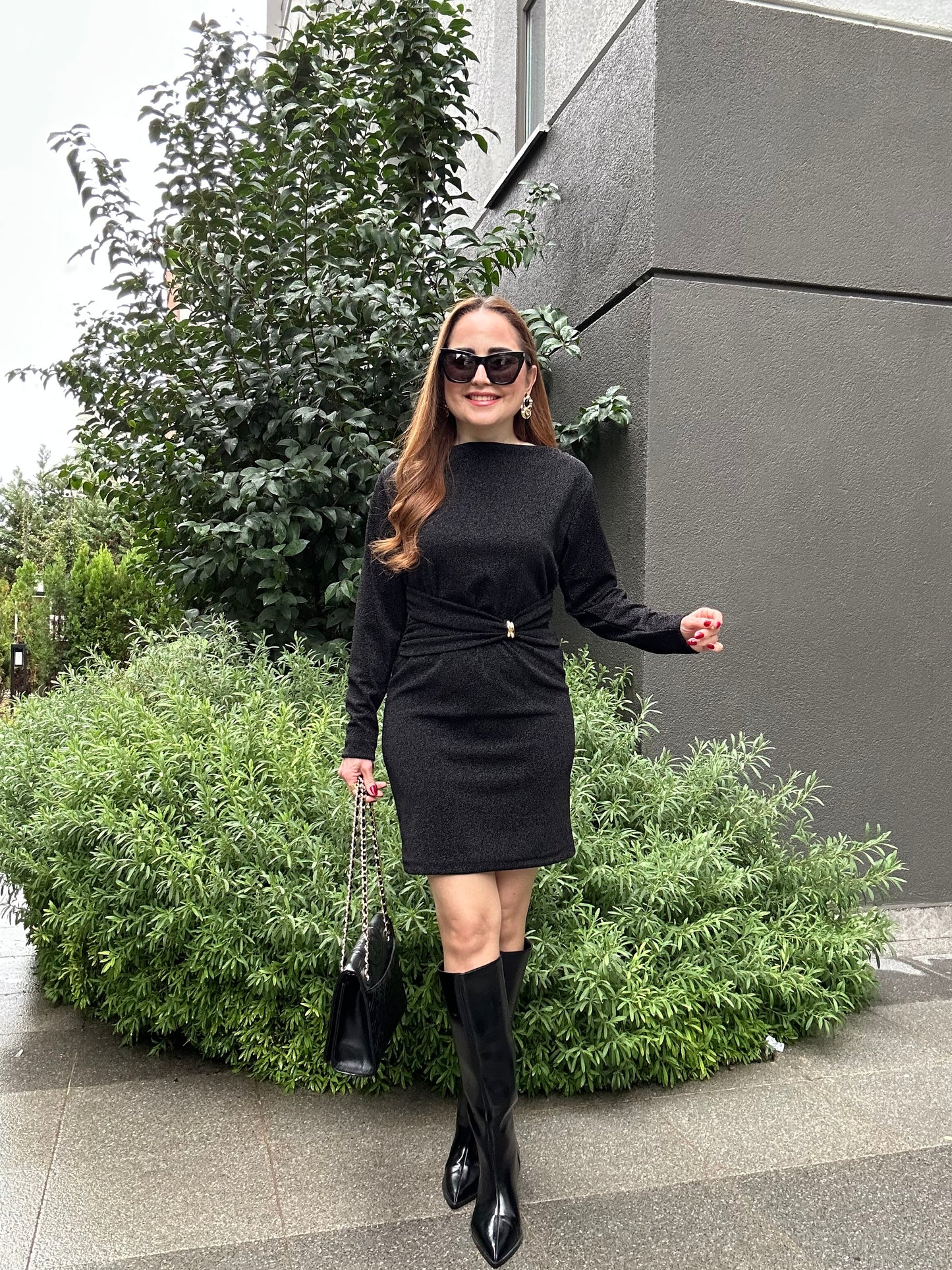 Simli toka detaylı elbise